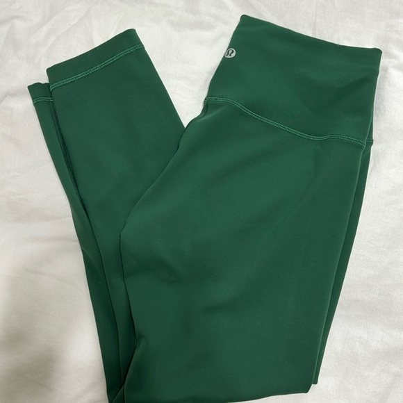 Lululemon wundertrain size 10 23 inch - Picture 1 of 3